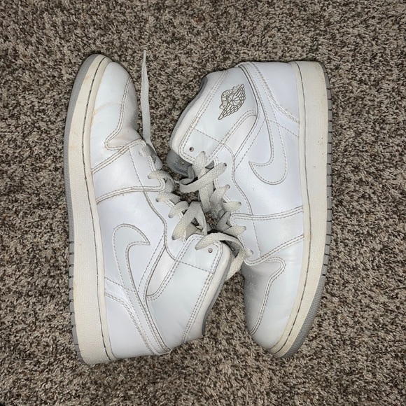 SOLD nike air jordan mid white - Picture 3 of 8